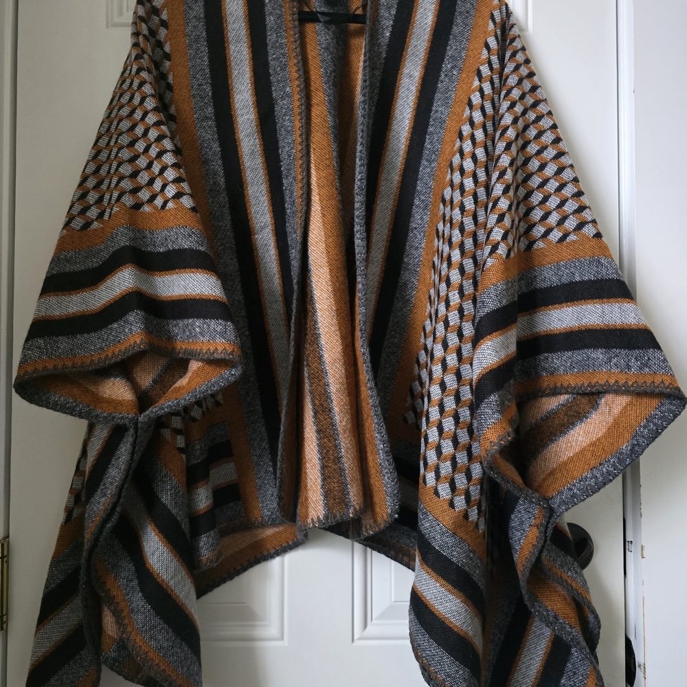 Steve Madden Orange and Gray Knit Open Poncho - Picture 2 of 6